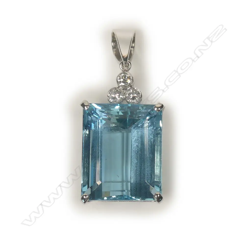 An 18ct white gold aquamarine and diamond pendant Image 1++