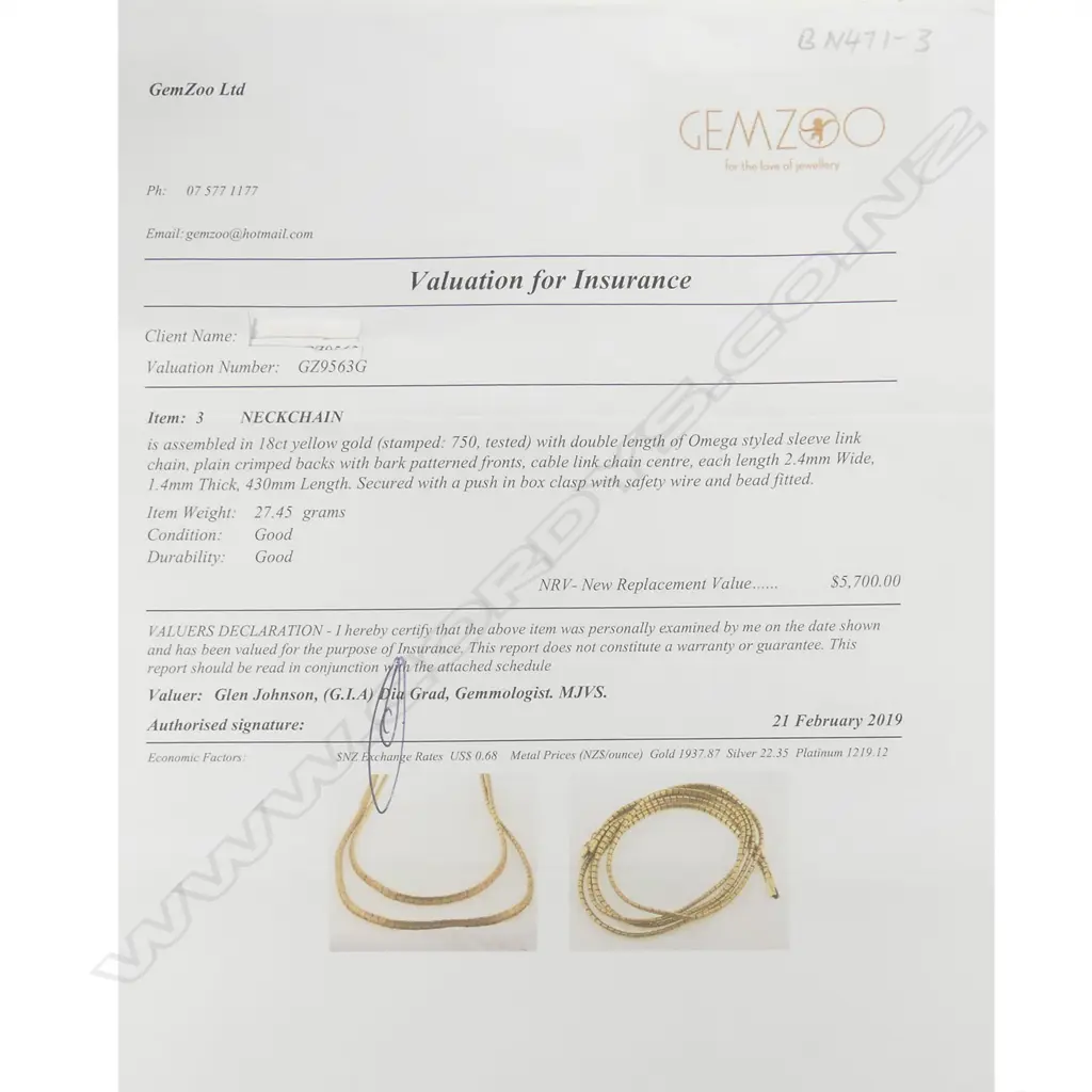 An 18ct gold double chain necklace Image 1++