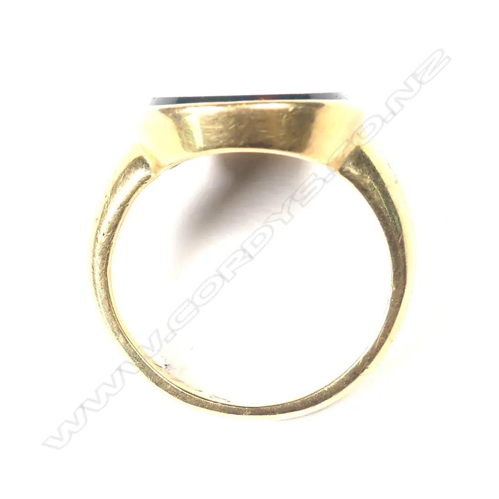 A 19thC 18ct. yellow gold and bloodstone seal ring Image 1++