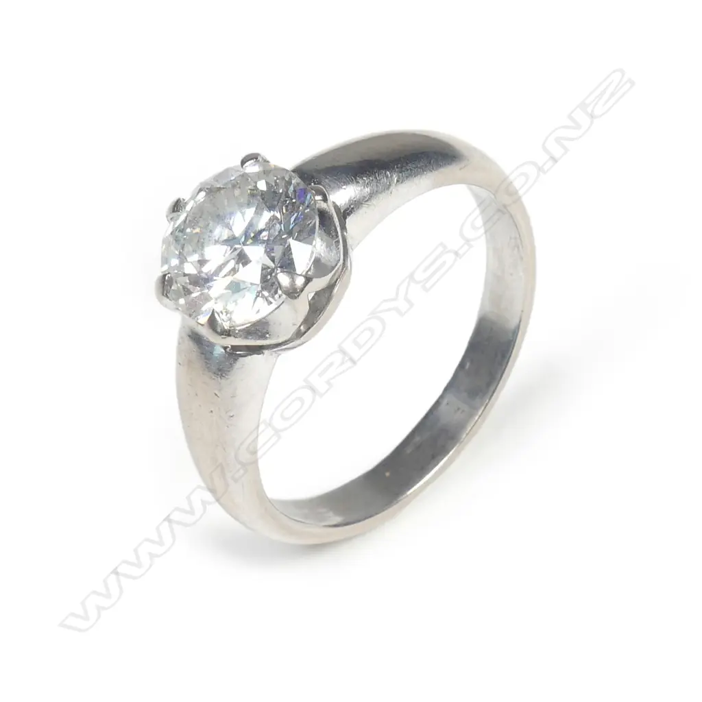 A 2.001ct diamond solitaire 18ct white gold ring Image 1++