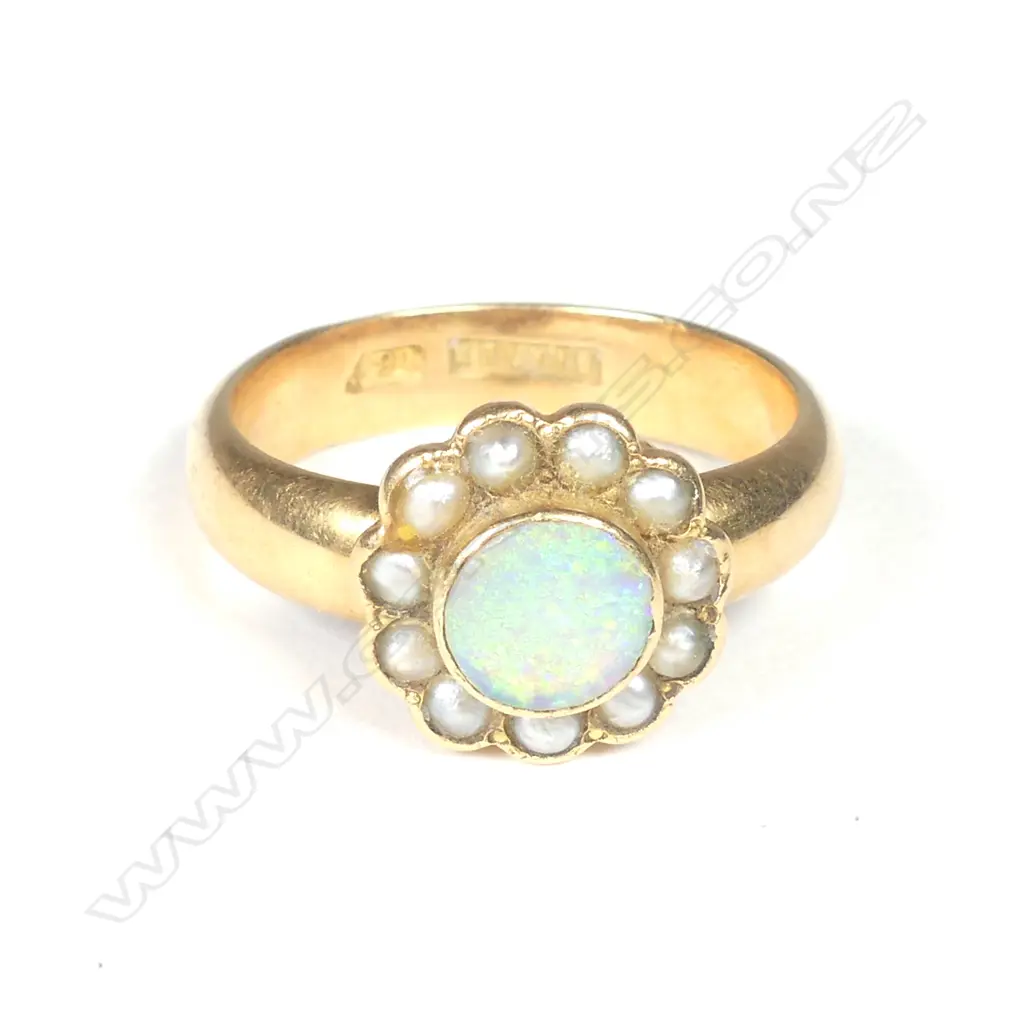 A vintage 18ct opal and seed pearl ring Image 1++