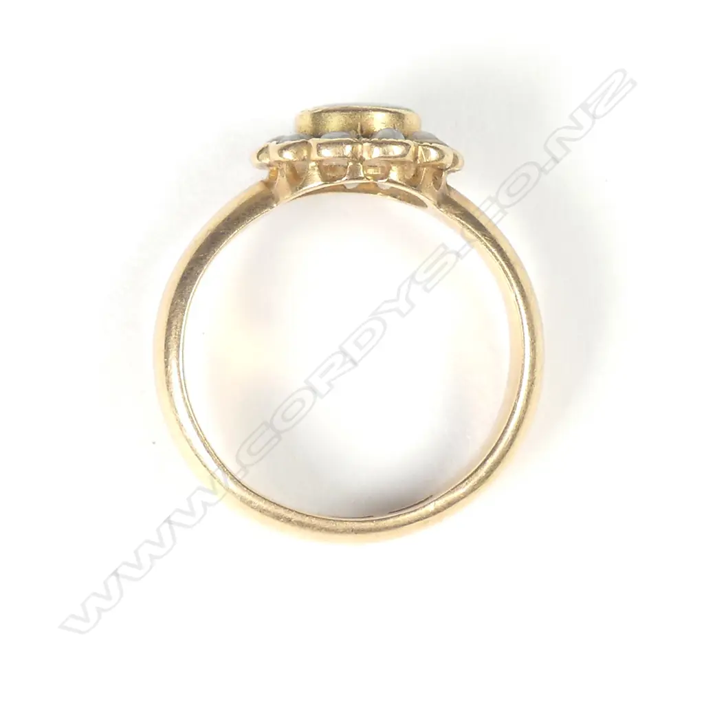A vintage 18ct opal and seed pearl ring Image 1++