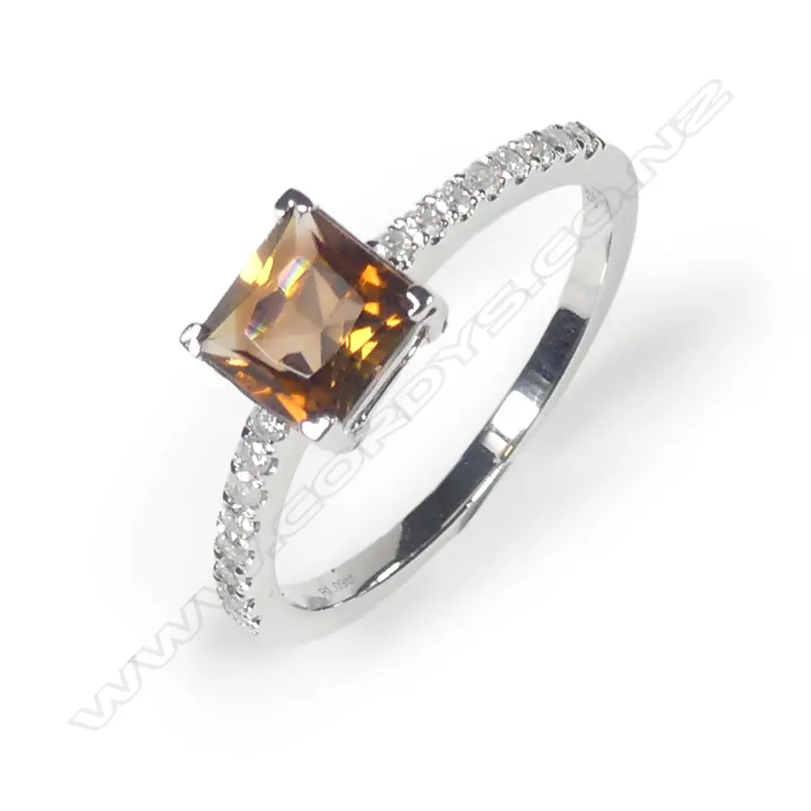 A 9ct white gold tourmaline and diamond ring Image 1++