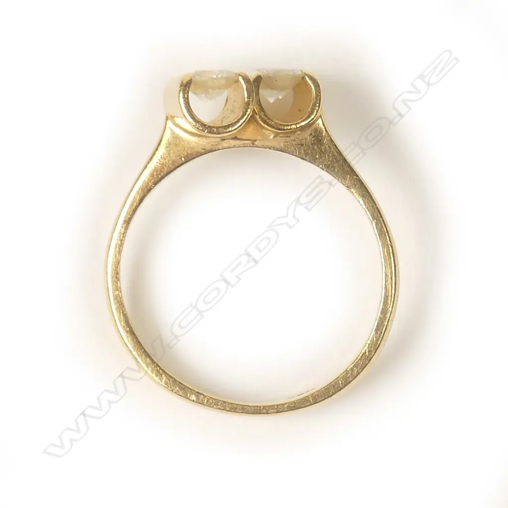 A 22ct gold and diamond ring Image 1++