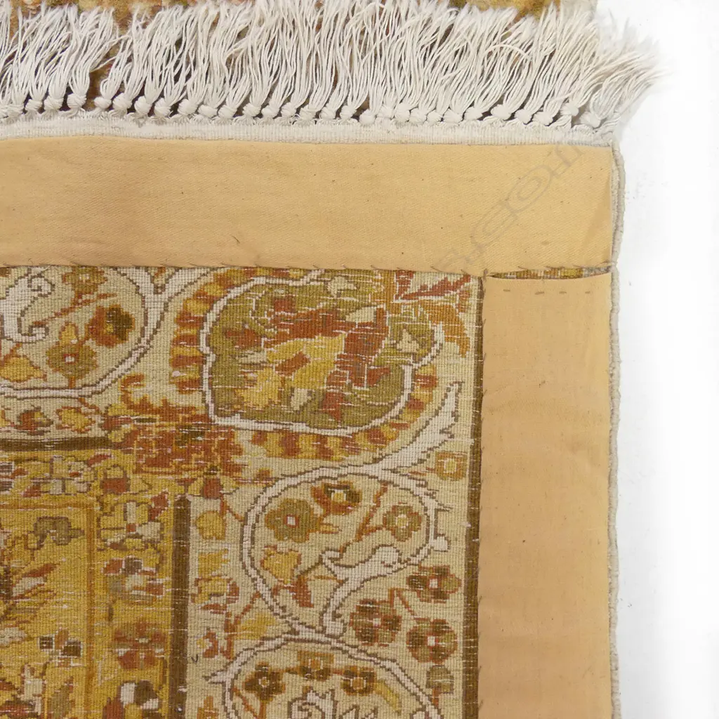 A finely knotted Persian rug Image 1++