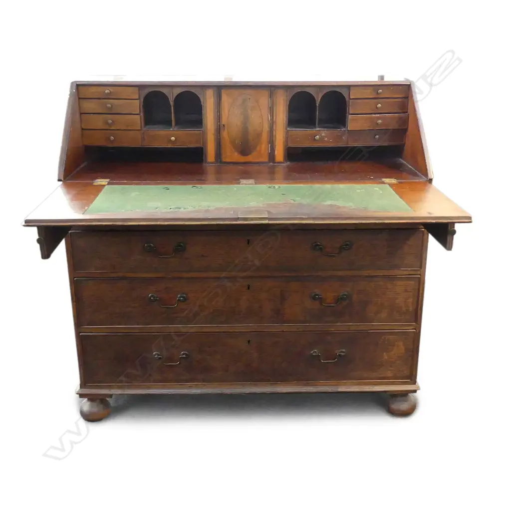 A George III oak fall front bureau Image 1++
