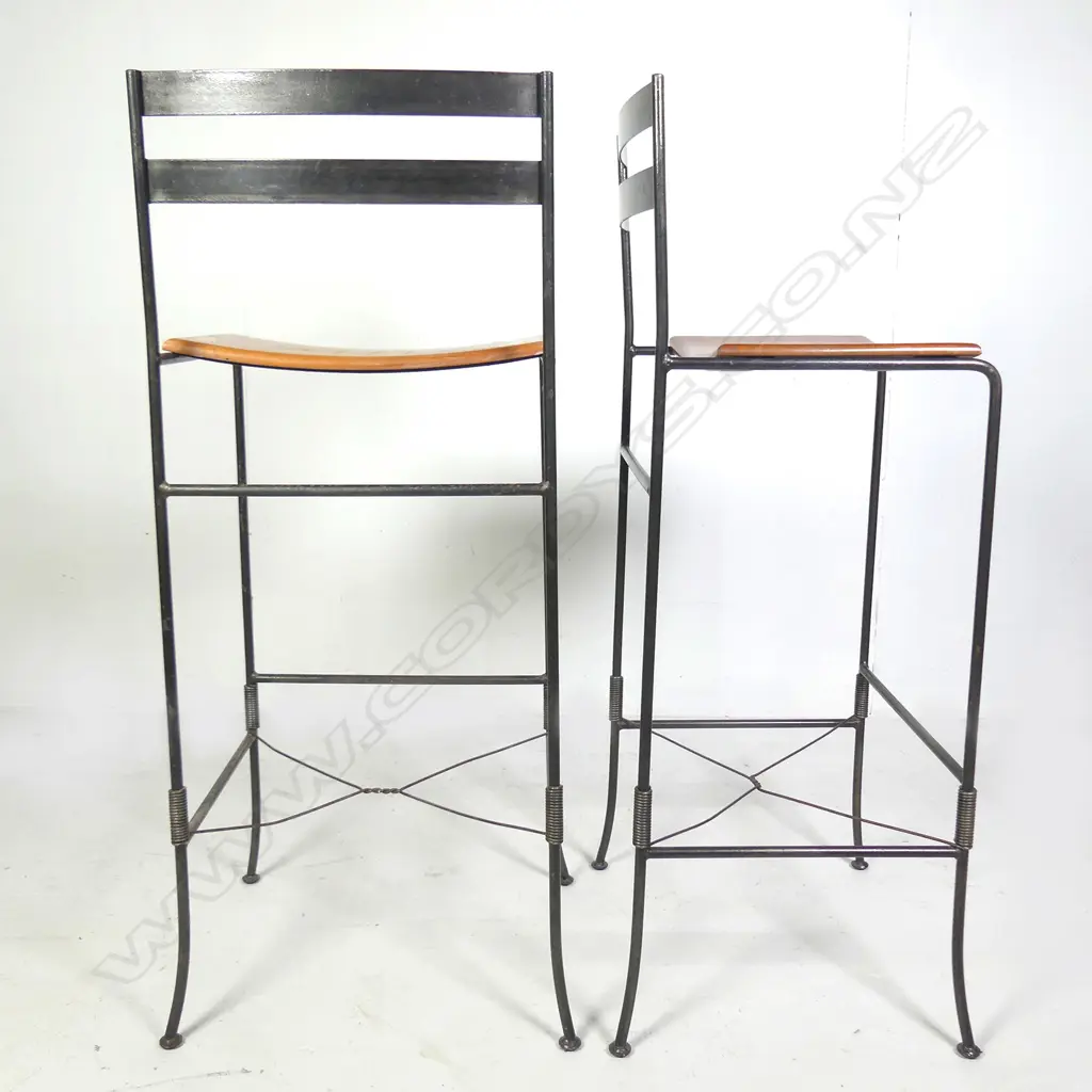 Marilyn Sainty set of three 1990 New Zealand design bar stools Image 1++