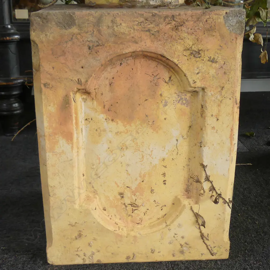 A large Tuscan style decorative garden planter Image 1++