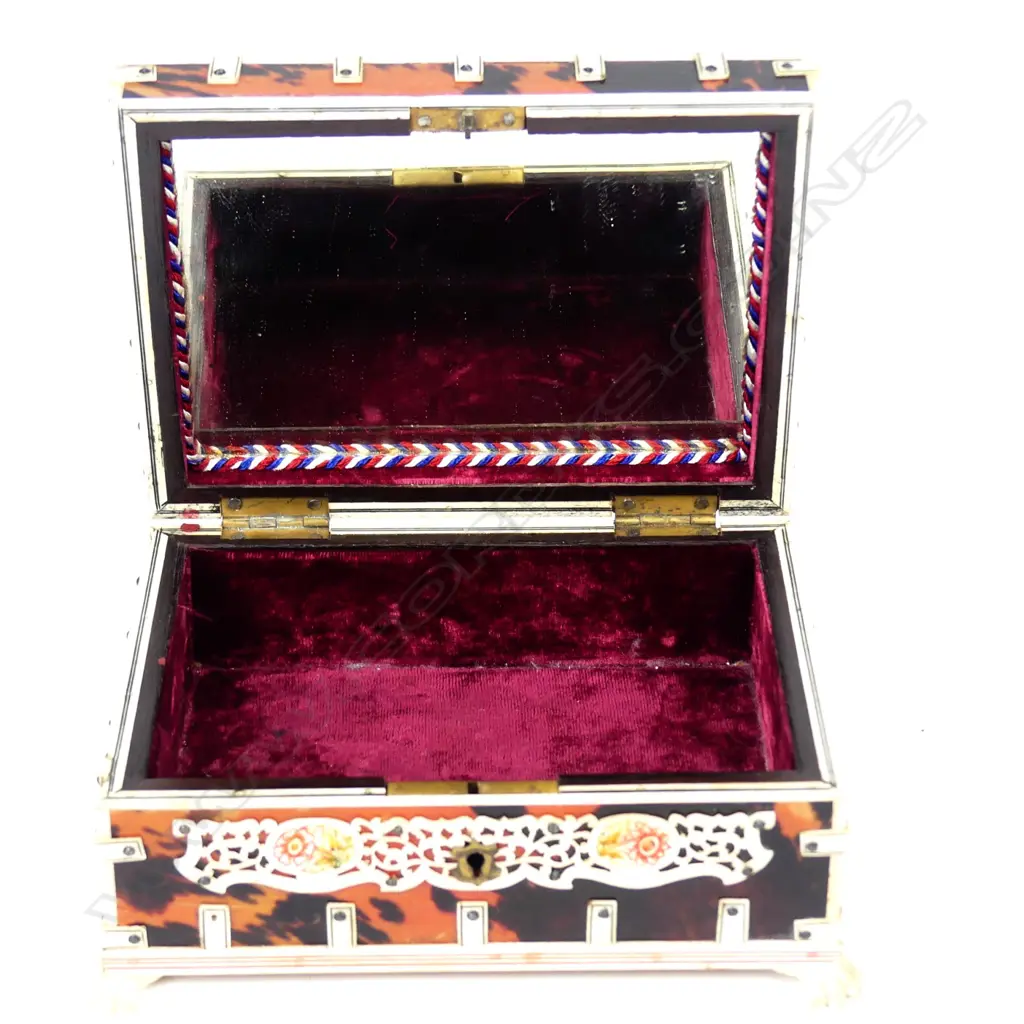 A vintage Indian Vizagapatam box Image 1++