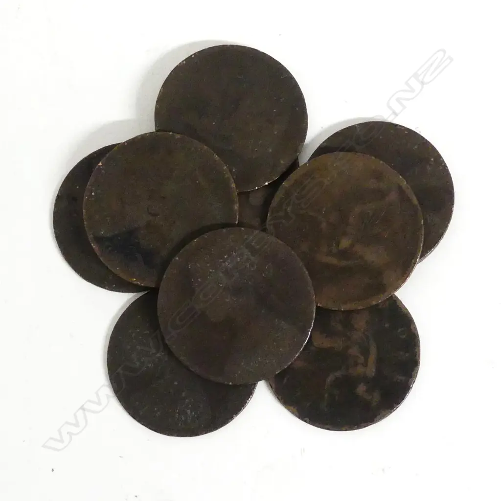 A vintage cast iron money bank Image 1++