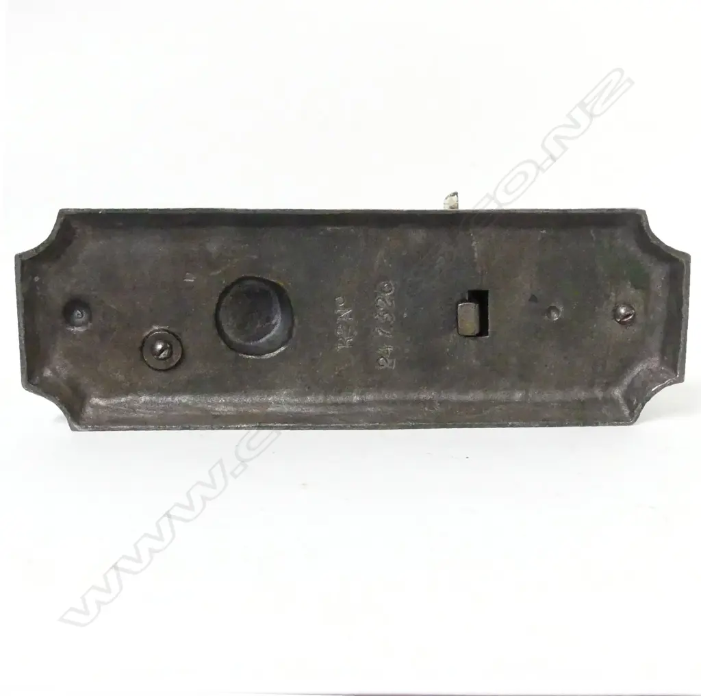 A vintage cast iron money bank Image 1++