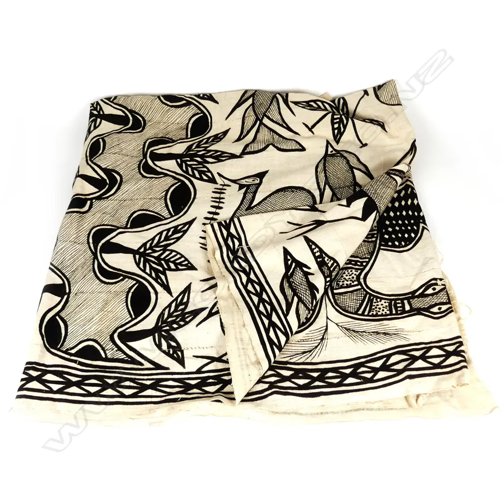 A large Senufo korhogo cloth panel Image 1++