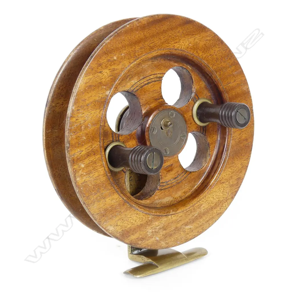 An old 7" Oakwood Ruben Heaton’s Scarborough-style sea reel Image 1++