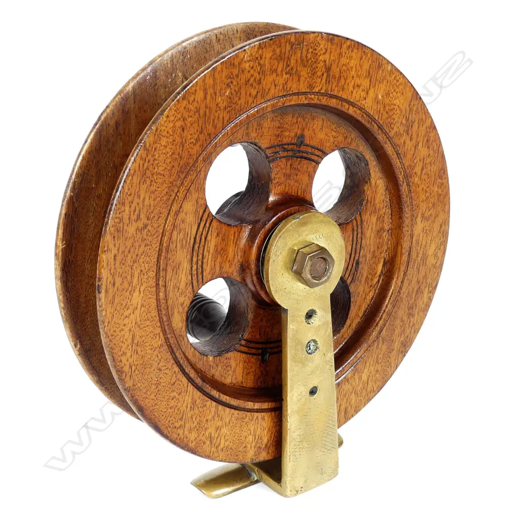 An old 7" Oakwood Ruben Heaton’s Scarborough-style sea reel Image 1++