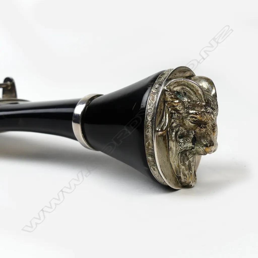 A quality modern silver shagreen and horn mounted Scottish dirk Image 1++