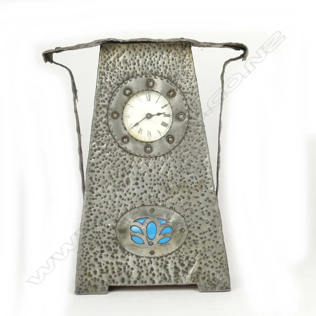 An early 20thC pewter Arts & Craft clock Image 1++