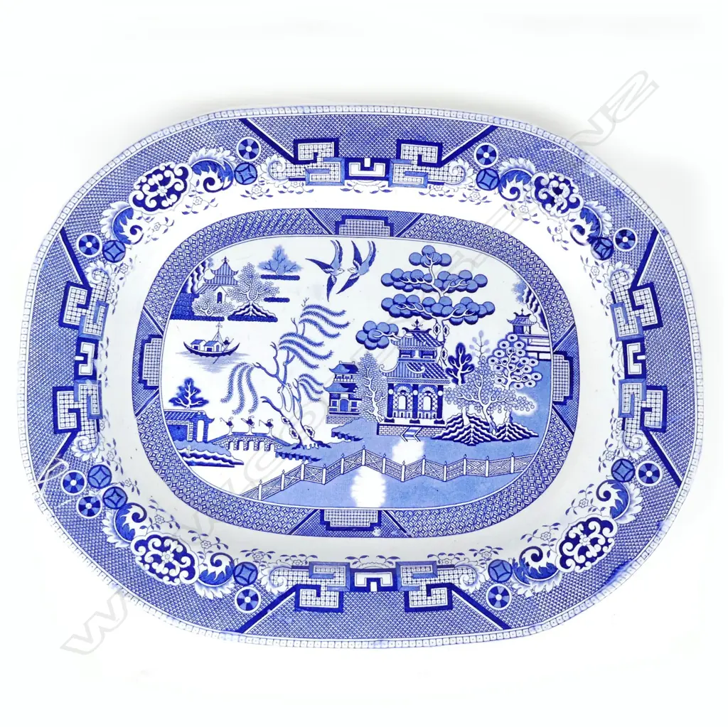 A large ironstone blue and white ashet Image 1++