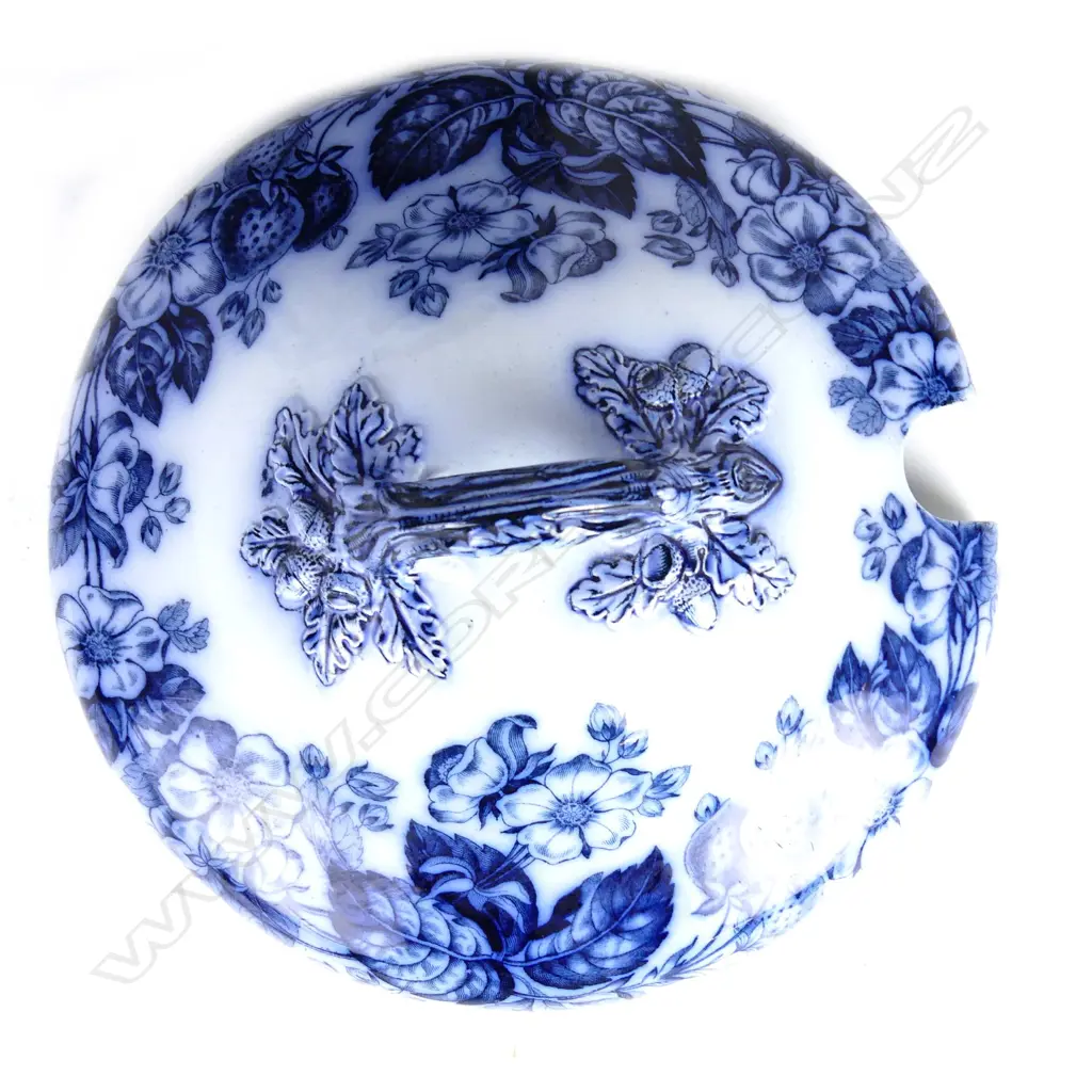 A Victorian Copeland Spode blue and white soup tureen Image 1++