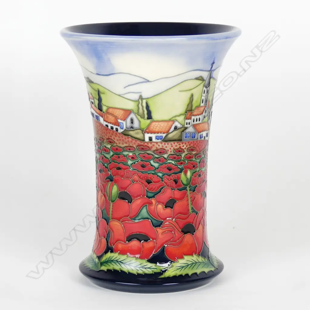 A modern Moorcroft vase Image 1++