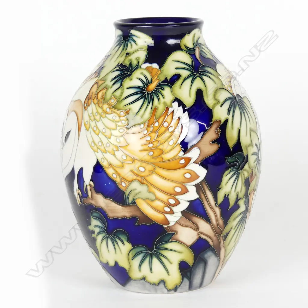 A modern Moorcroft vase Image 1++