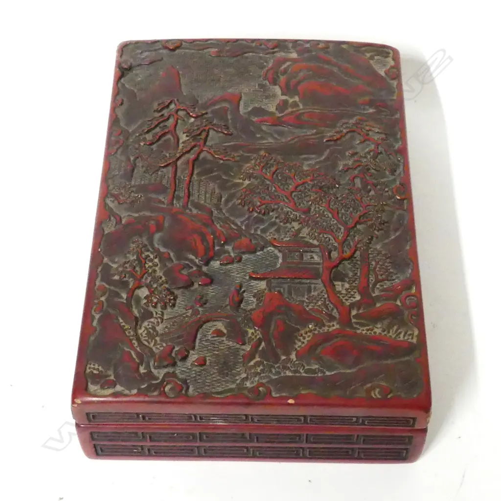 A cinnabar lacquer oblong box Image 1++