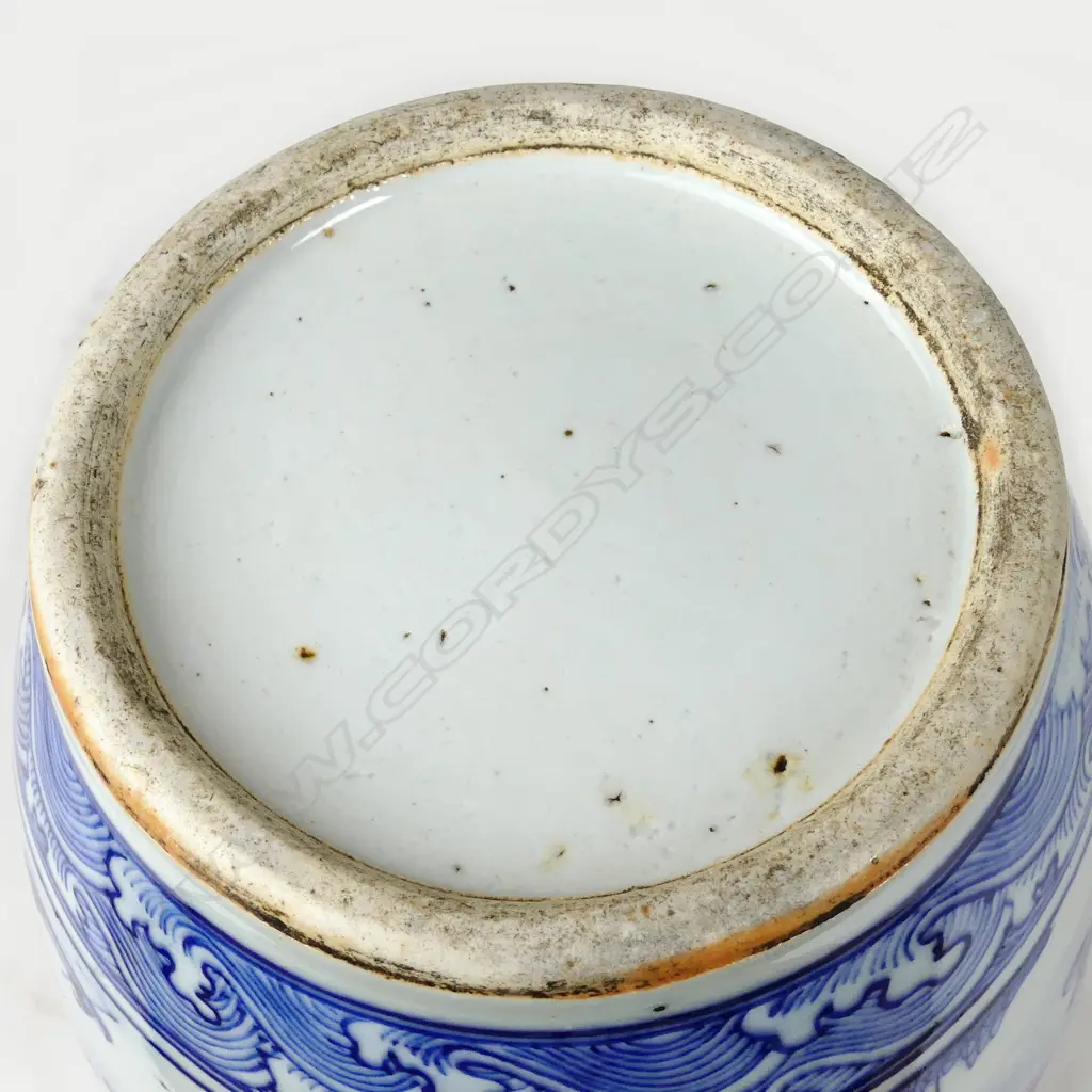 A Chinese blue and white vase Image 1++
