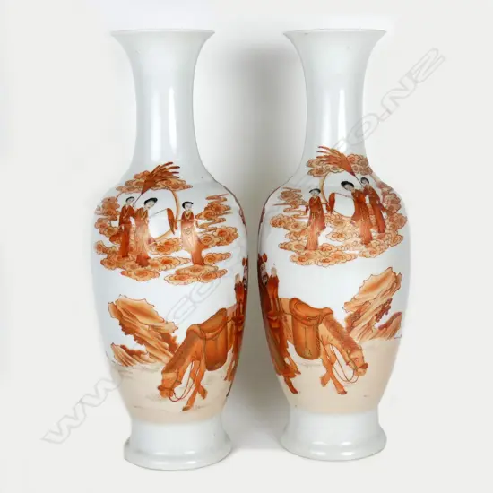 A pair of Chinese porcelain vases