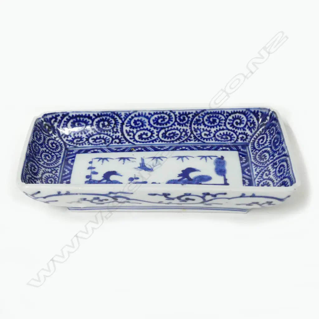A Chinese porcelain oblong dish Image 1++