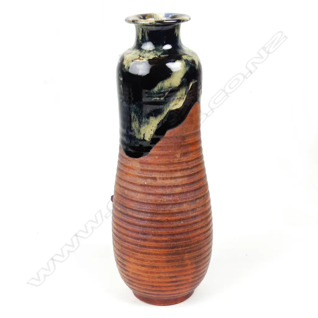 A Japanese Sumida Gawa vase Image 1++