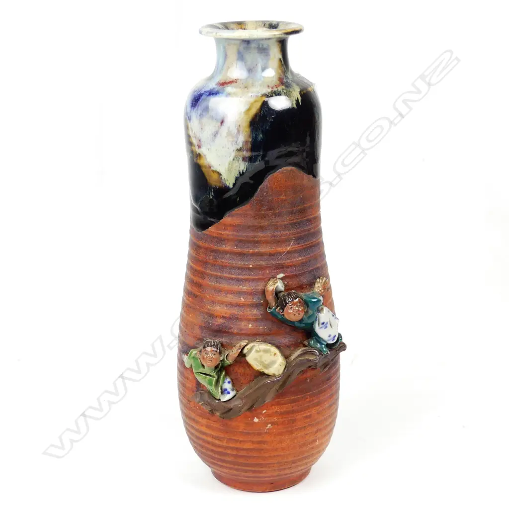 A Japanese Sumida Gawa vase Image 1++