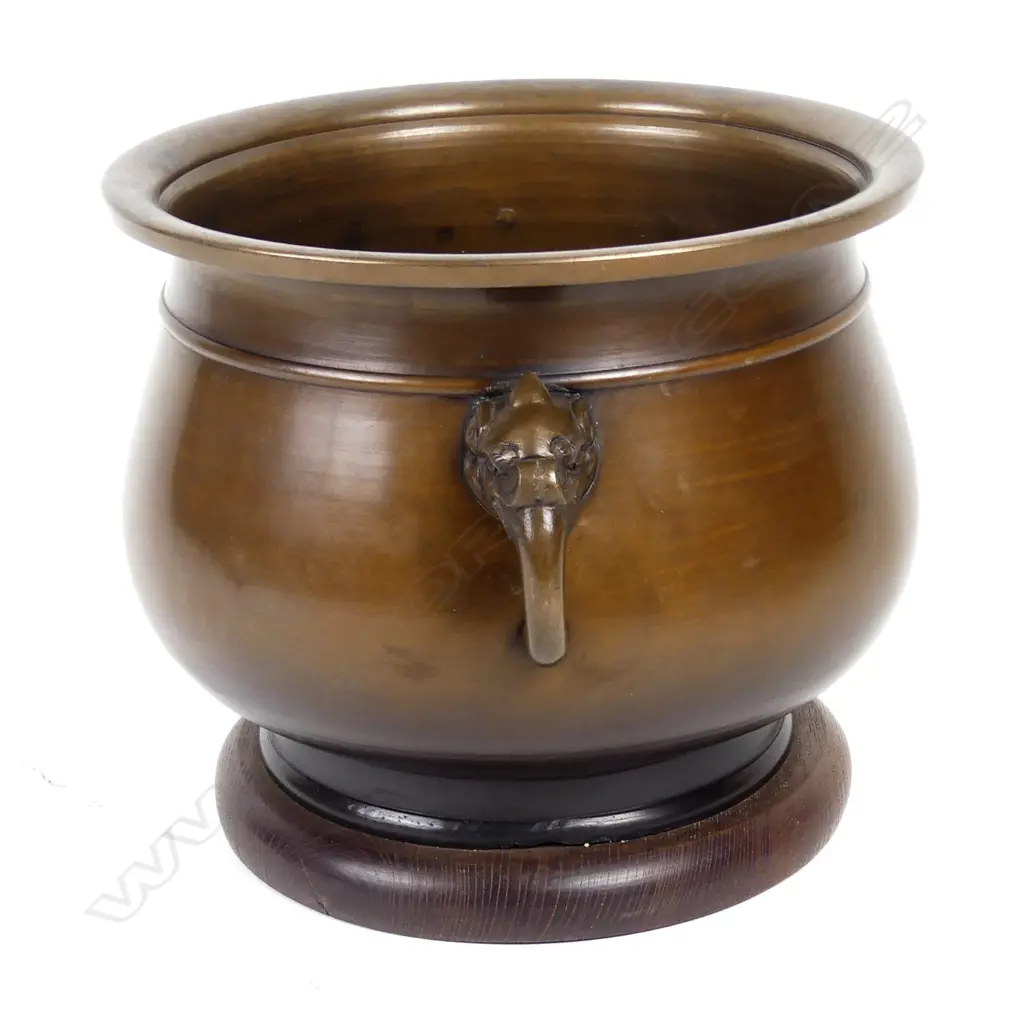 An old Japanese bronze hibachi/jardiniere Image 1++