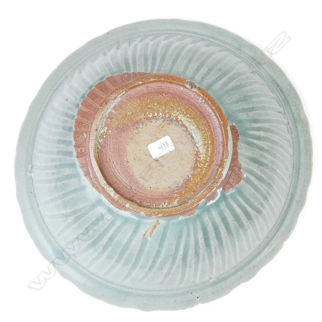 A Thai Sawankhalok celadon glazed bowl Image 1++