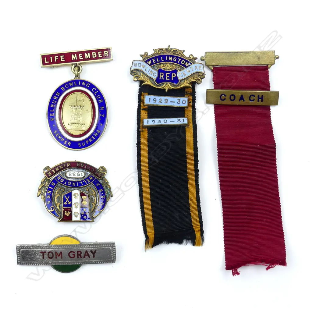 An 18ct. yellow gold 'Exhibition bowling Tournament' medallion Image 1++