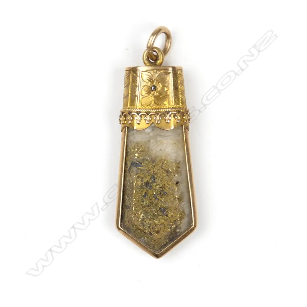 A colonial 15ct gold and gold quartz pendant Image 1++