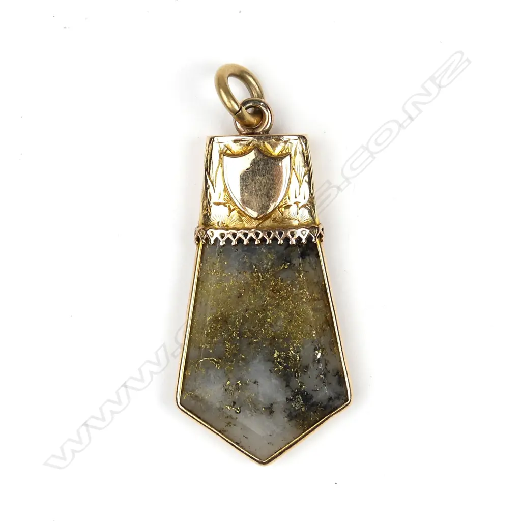 A colonial 15ct gold and gold quartz pendant Image 1++