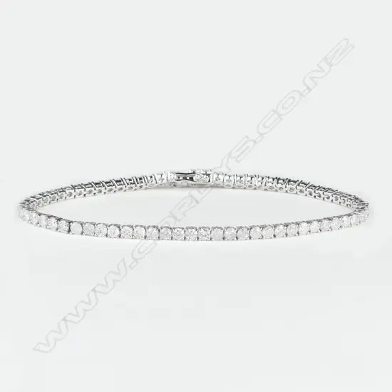 A 14ct white gold and diamond tennis bracelet