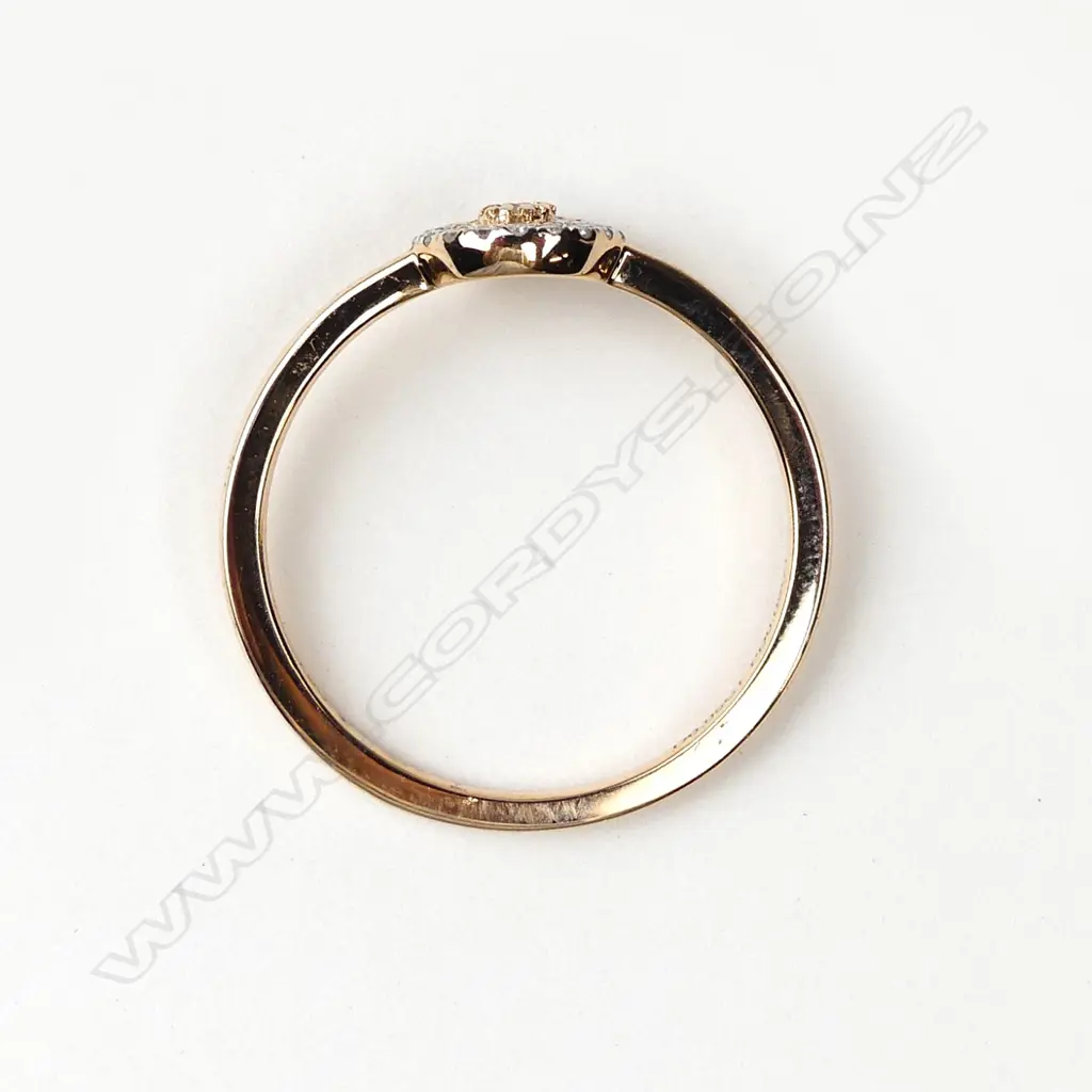 An 18ct rose gold and diamond ring Image 1++