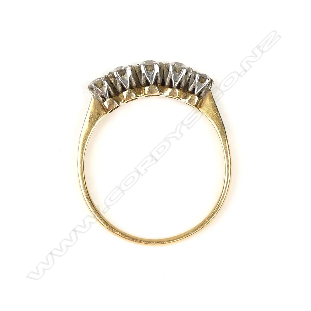 A vintage 18ct. yellow gold and five stone diamond ring Image 1++