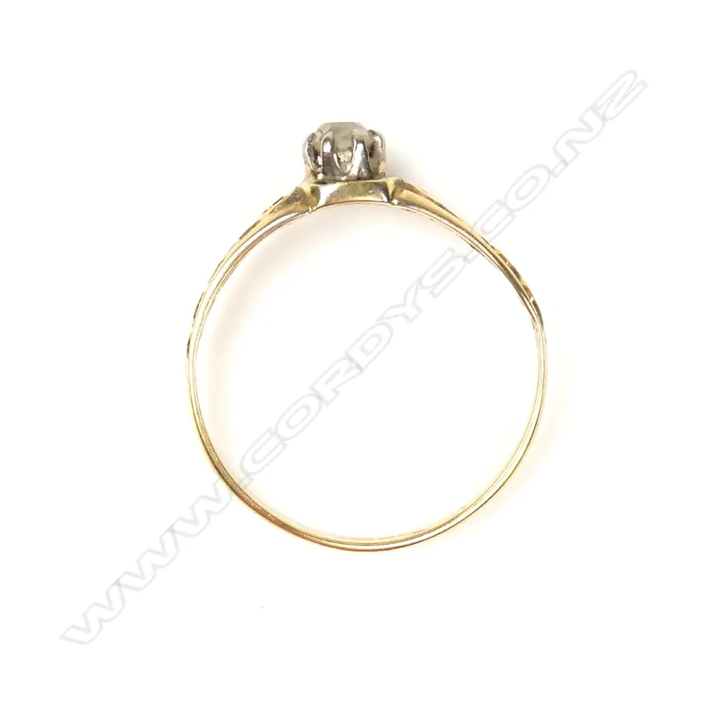 A vintage 18ct. yellow gold and diamond solitaire ring Image 1++