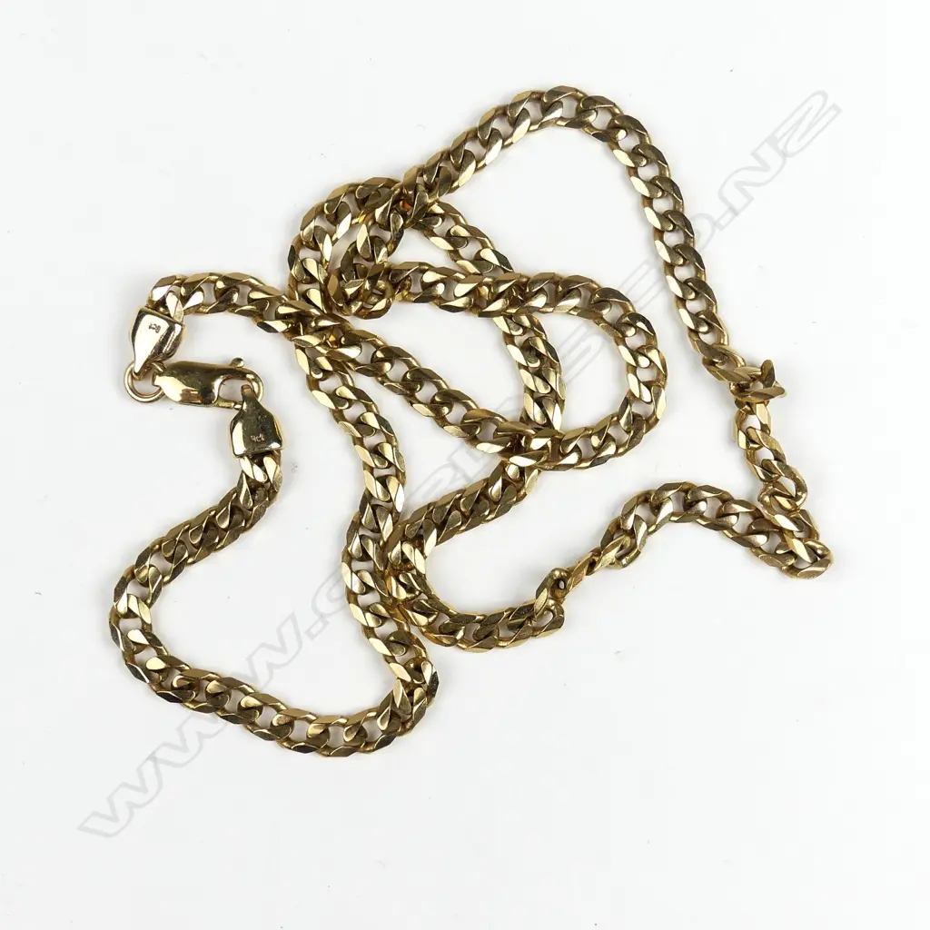 A 9ct gold chain Image 1++