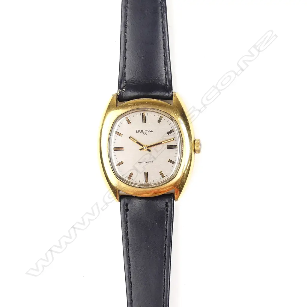 A vintage Bulova 30 wristwatch Image 1++