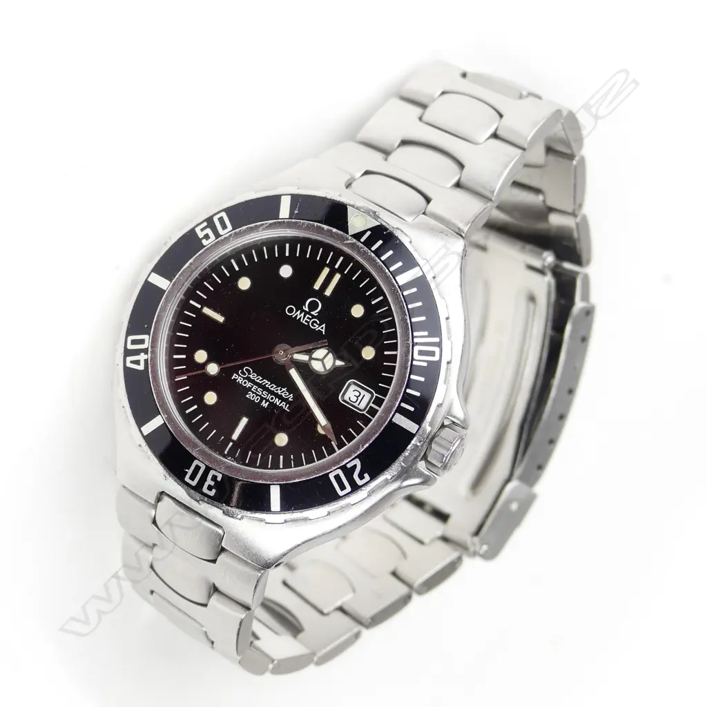 An Omega Seamaster Professional 200M quartz wristwatch Image 1++