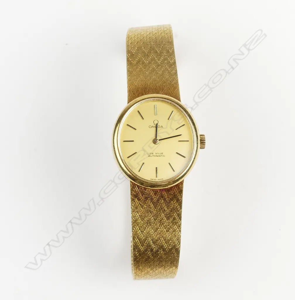 A vintage 18ct. yellow gold Omega De Ville lady's wristwatch Image 1++