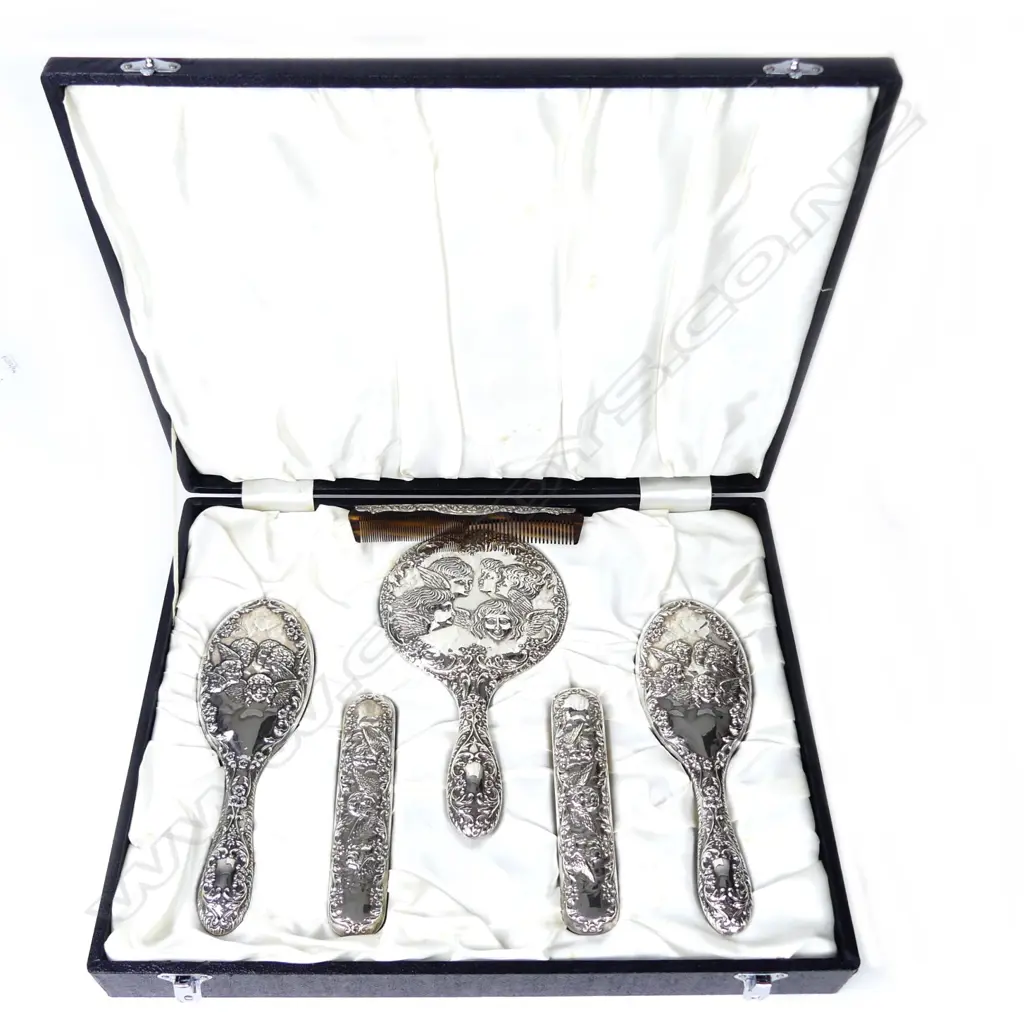 A silver dressing table set Image 1++
