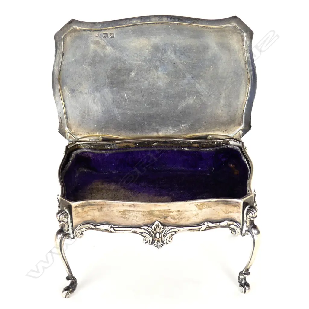A small silver trinket box in the form of a French table Image 1++