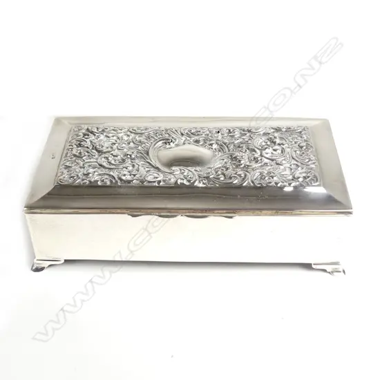 An Edwardian silver jewellery box