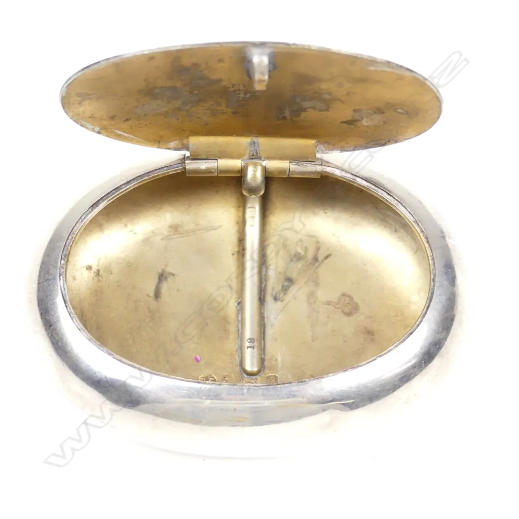 An Edwardian silver snuff box Image 1++