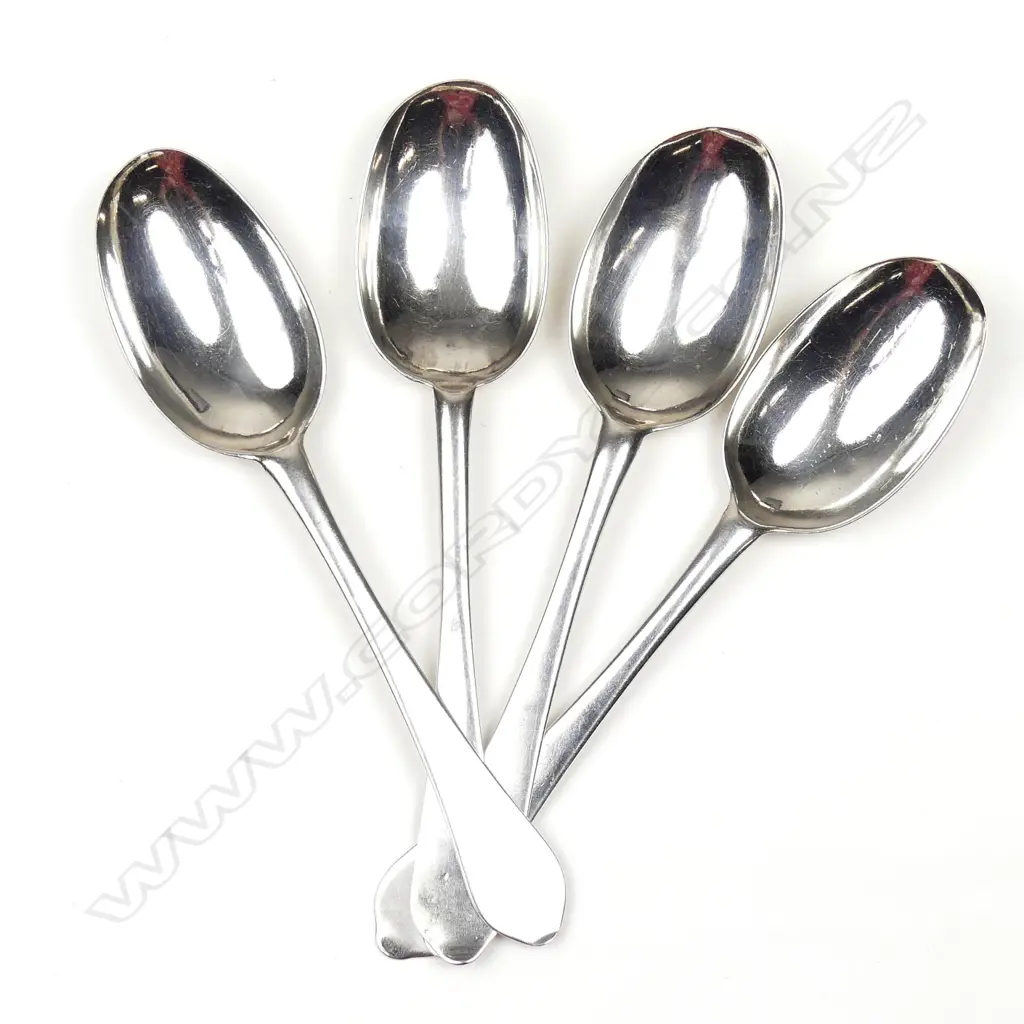 Four Queen Anne silver dog-nose spoons Image 1++