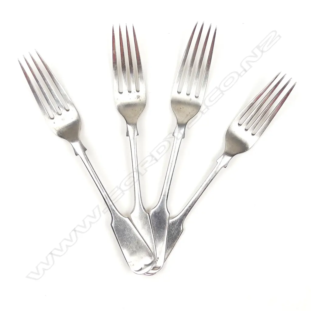 Four silver dessert forks Image 1++
