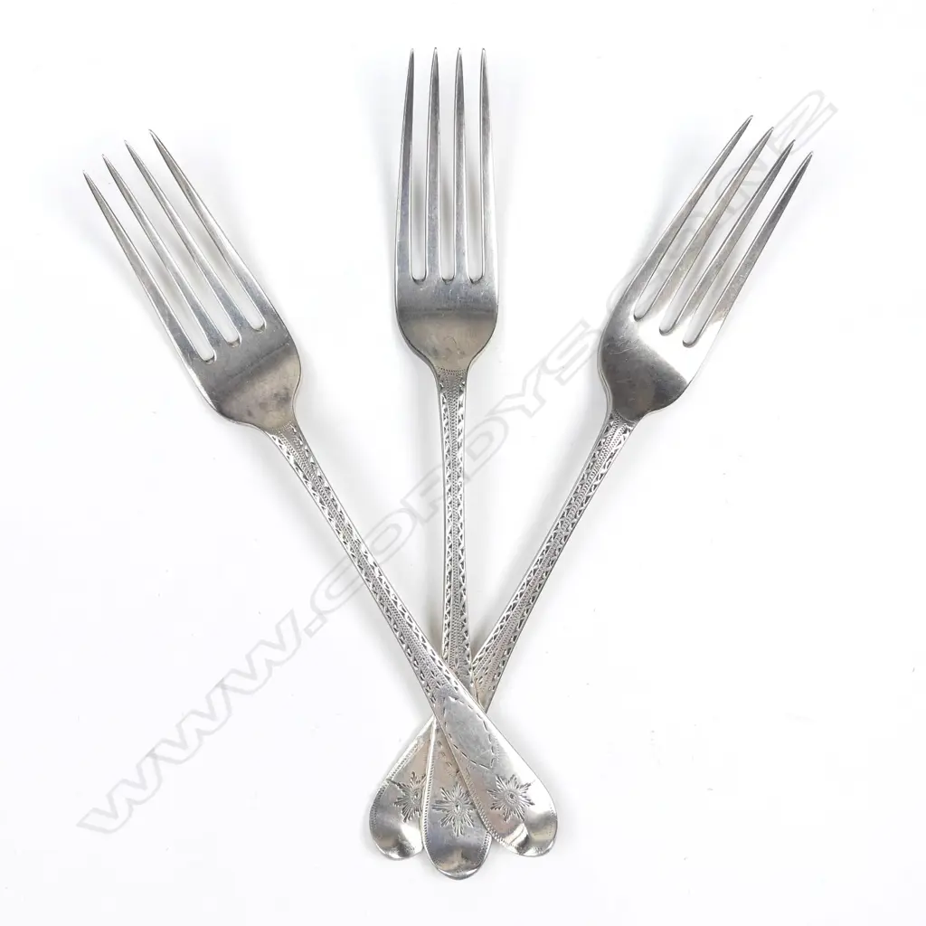 Three silver dessert forks Image 1++